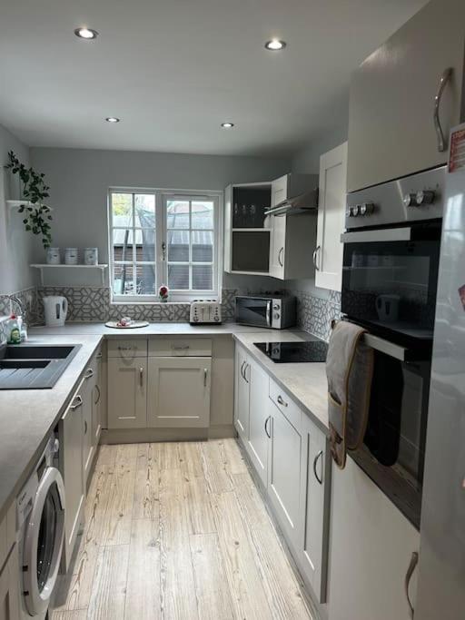 15 Min Drive To Airport 20 Min To Loch Lomond And City Center Old Kilpatrick Exteriör bild