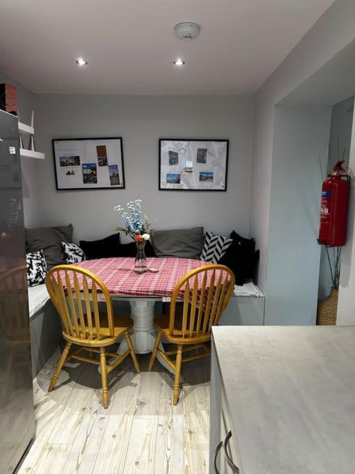 15 Min Drive To Airport 20 Min To Loch Lomond And City Center Old Kilpatrick Exteriör bild