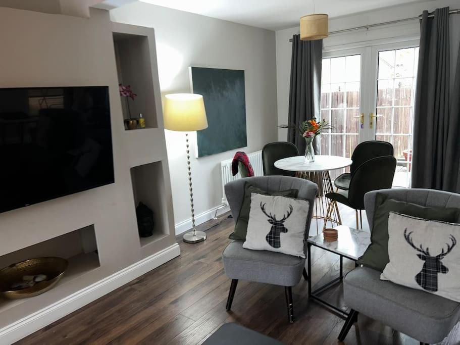 15 Min Drive To Airport 20 Min To Loch Lomond And City Center Old Kilpatrick Exteriör bild