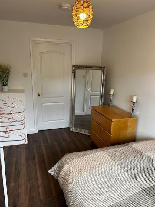 15 Min Drive To Airport 20 Min To Loch Lomond And City Center Old Kilpatrick Exteriör bild